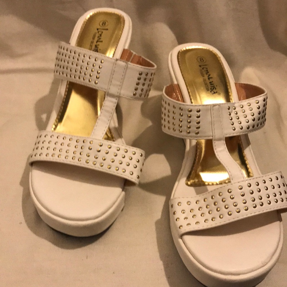 Wedge sandals only worn once